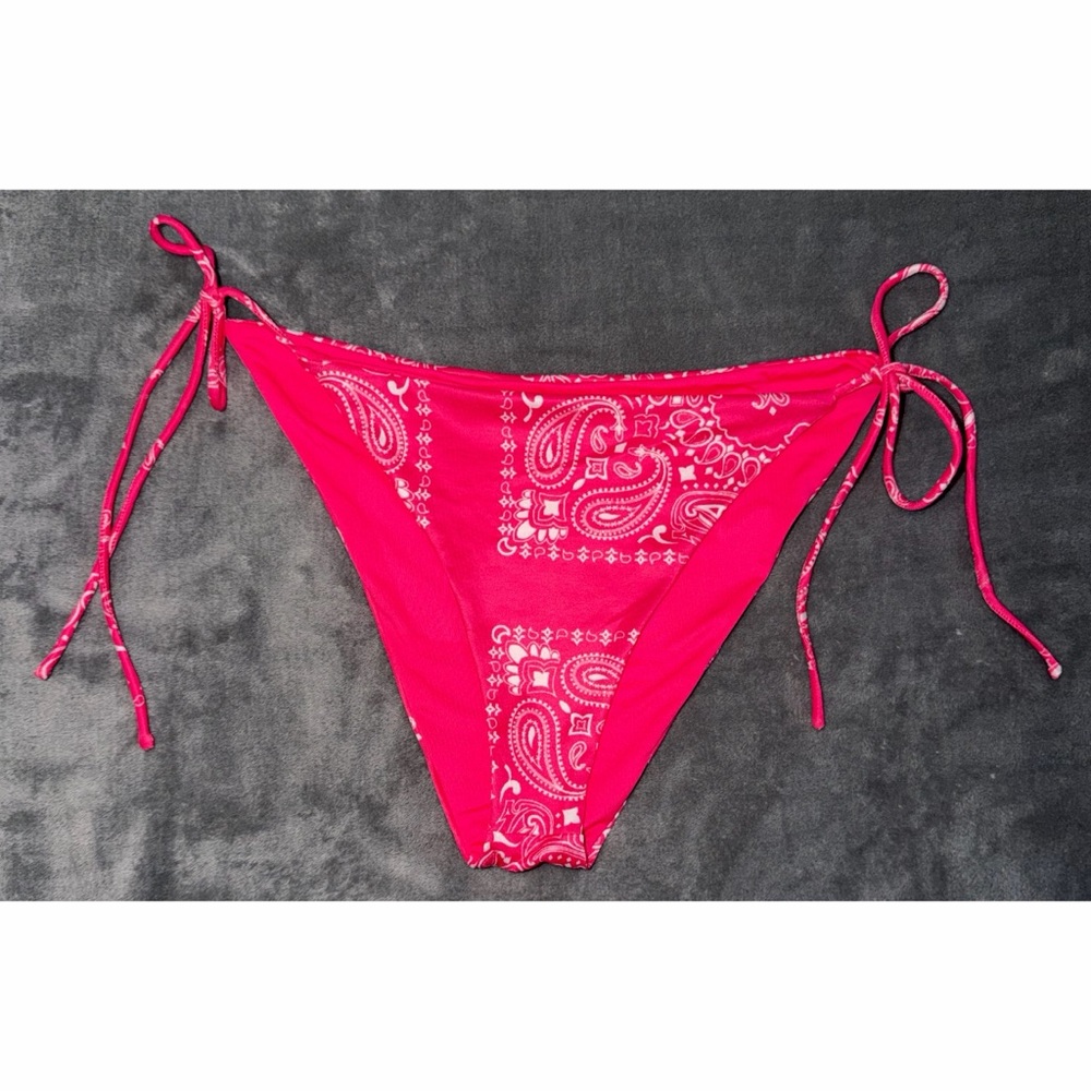 🩷 superdown Paisley Bikini Bottom